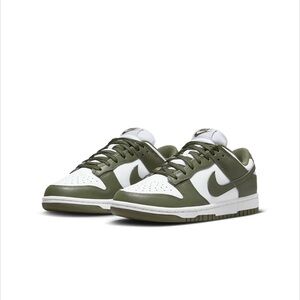 Nike Dunk Low ‘Medium Olive’ – Like New! ✨